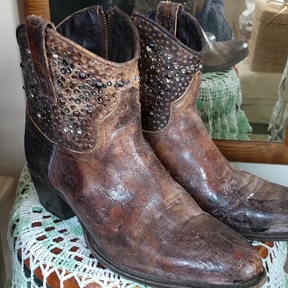 Frye Shoes - Frye Deborah booties